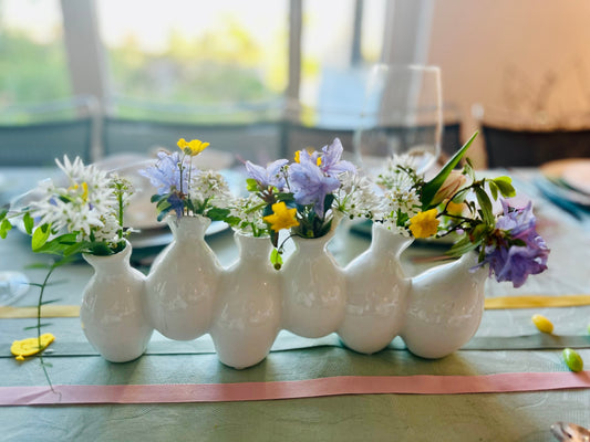Table Art: Crafting Warm Gatherings in Spring’s Embrace