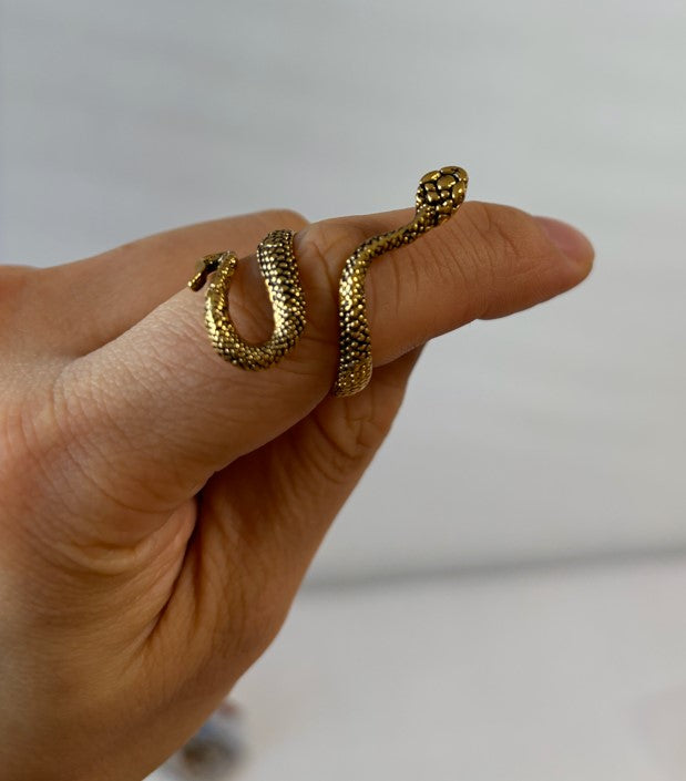 Jump Rings – Silver (Closed), Gold Snake-Style (Open)