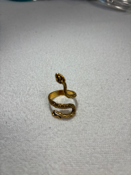 Jump Rings – Silver (Closed), Gold Snake-Style (Open)